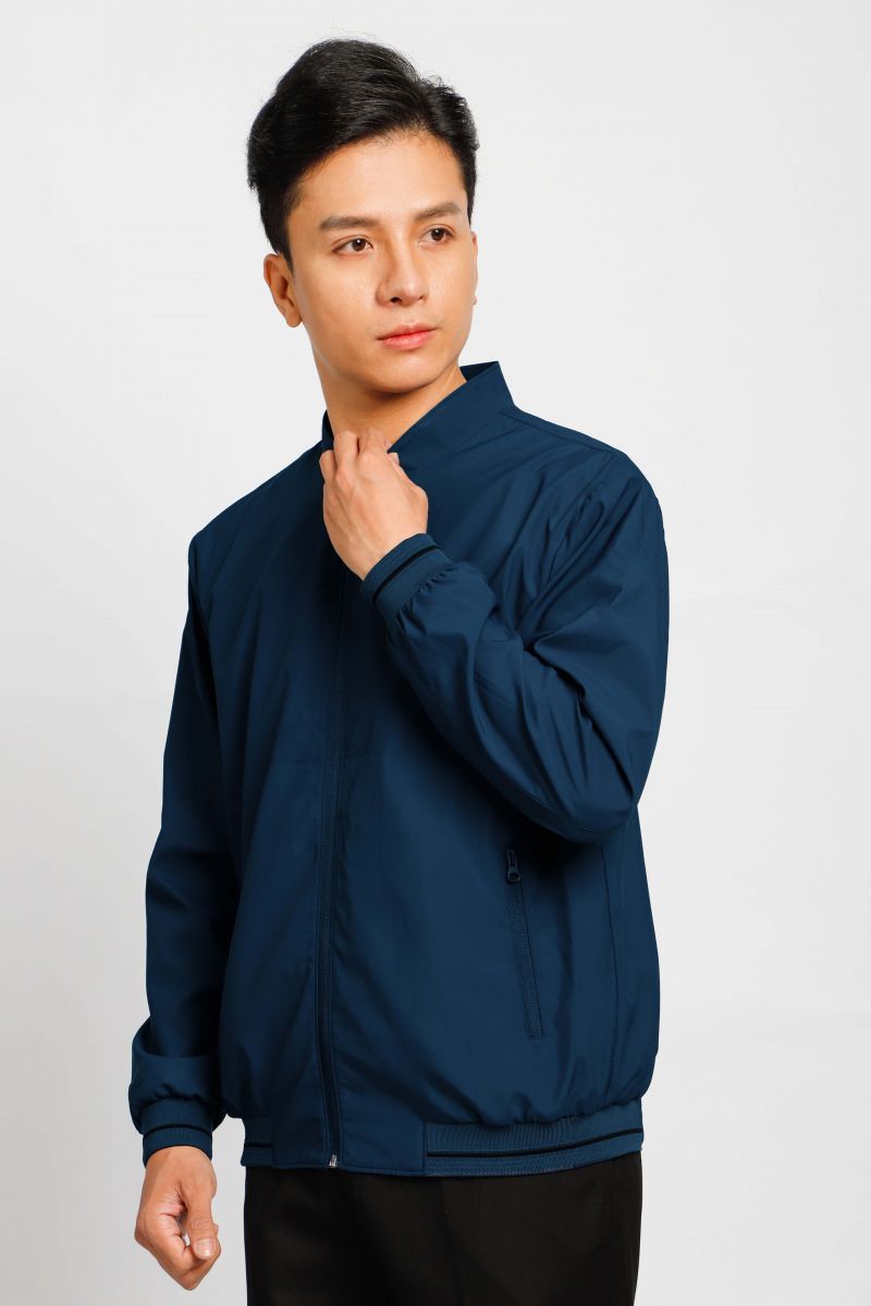 Áo jacket nam bonding cổ trụ Novelty xanh đen 2203092