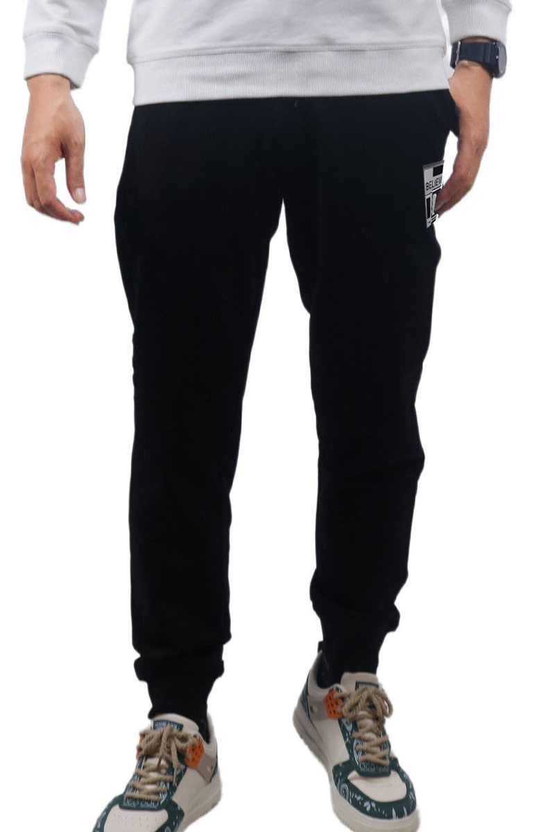 Quần jogger nam họa tiết in dập nổi Novelty Regular fit đen NQGMMDMT3R230551Q