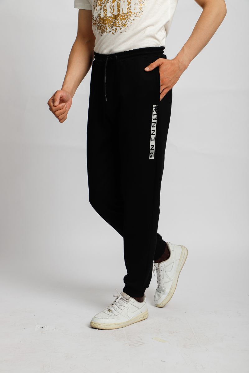 Quần jogger nam Novelty màu đen NQGMMDMT3R220363Q