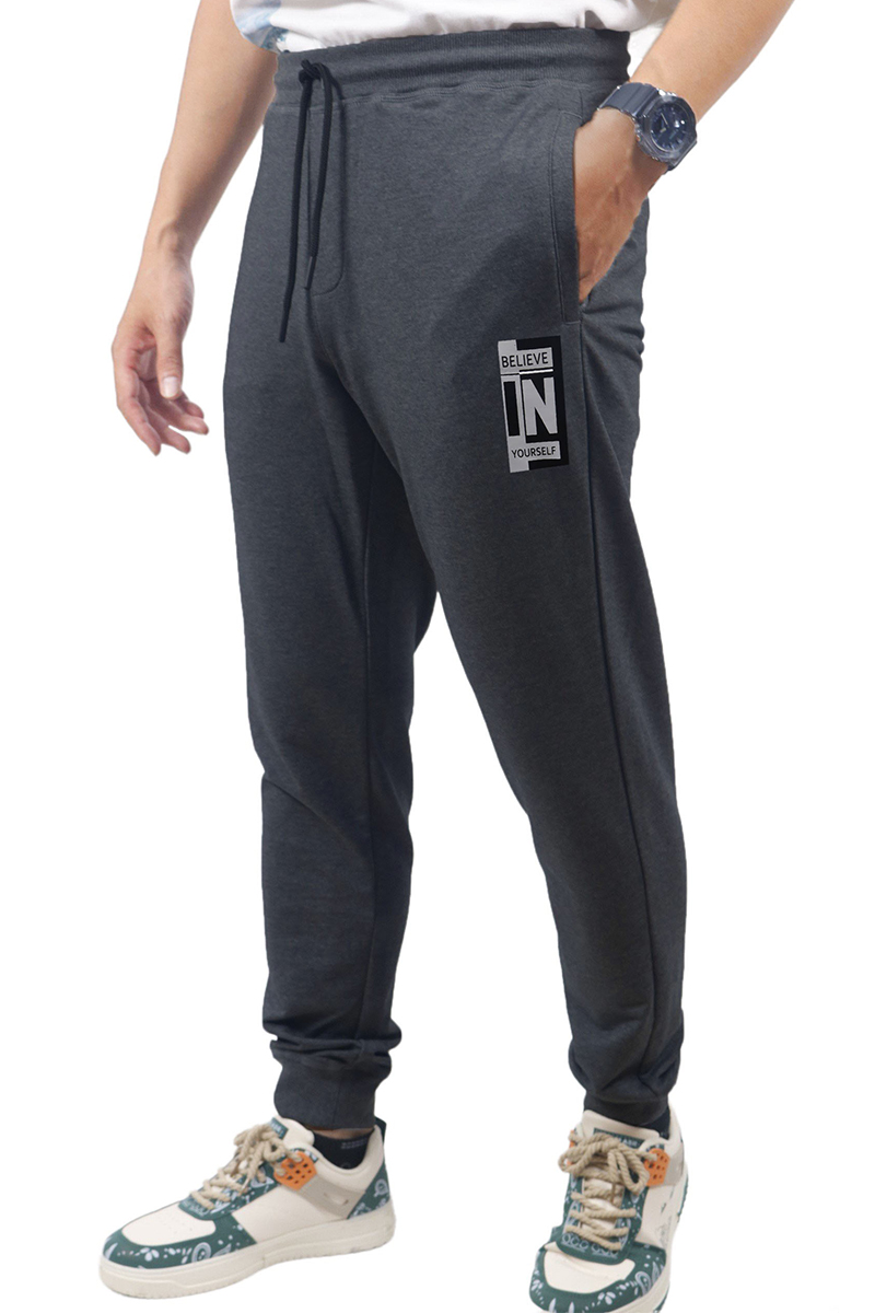 Quần jogger nam họa tiết in dập nổi Novelty Regular fit xám đậm NQGMMDMT3R230554Q