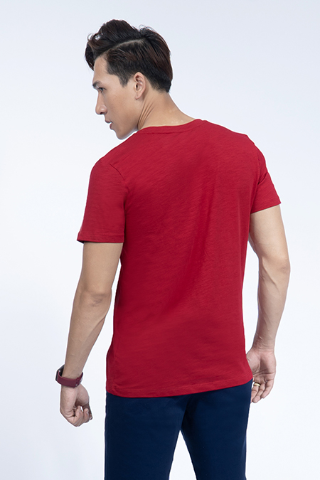 Áo thun nam cổ tim Novelty Regular fit màu đỏ NATMMDNCTR190147N