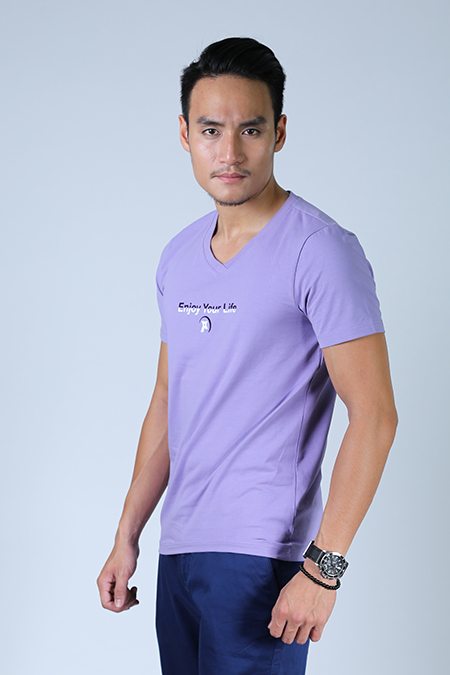 Áo thun nam cổ tim Novelty Regular Fit màu tím NATMMTMCER180005N