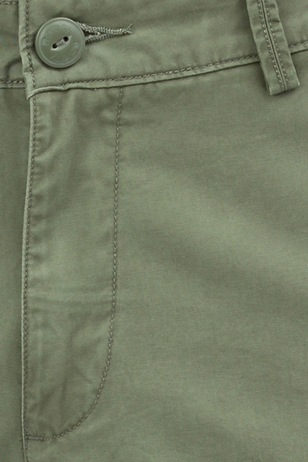 Quần Short Khaki nam Novelty màu rêu NSKMMDMCTC1800940