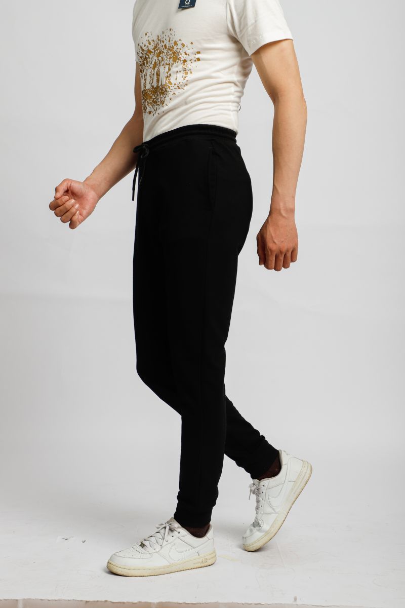 Quần jogger nam Novelty màu đen NQGMMDMT3R220357Q