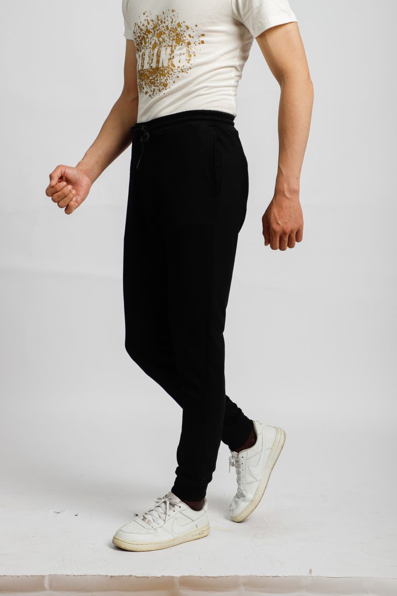 Quần jogger nam Novelty màu đen NQGMMDMT3R220357Q
