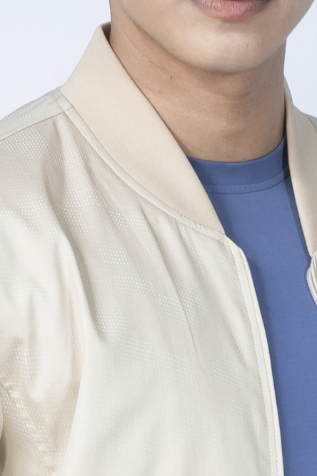 Áo jacket Bomber nam Novelty màu kem họa tiết NJKMHTMT3R1905662