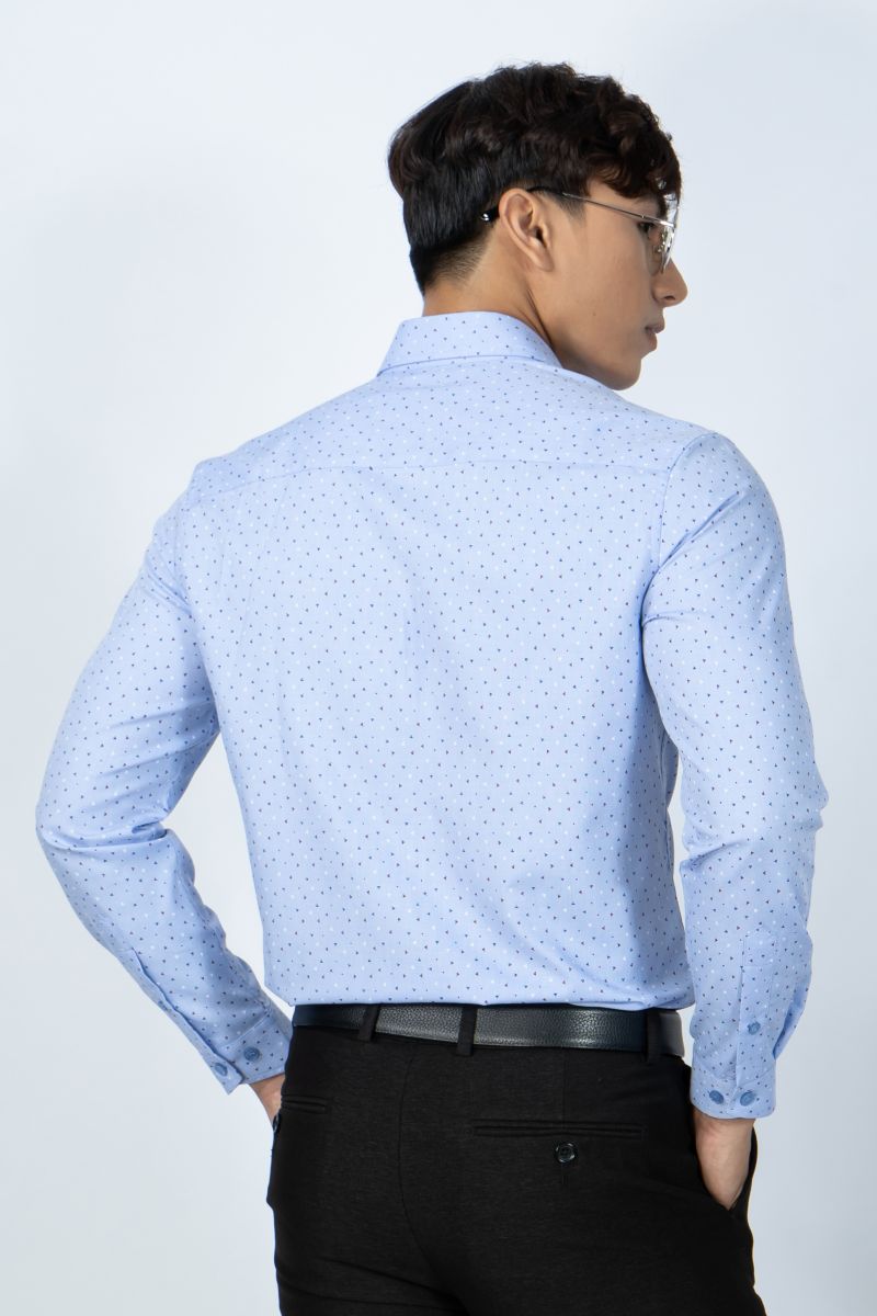 Áo sơ mi dài tay xanh nhạt họa tiết tam giác NSMMINMSCR190895D