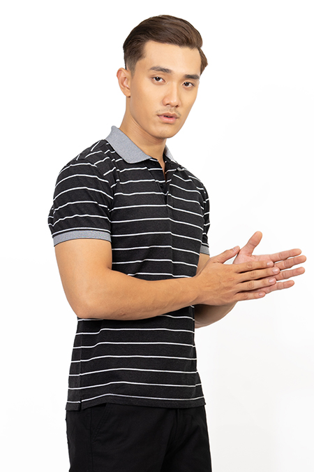 Áo Polo nam Novelty Regular fit sọc ngang màu đen NATMSLMCSR191227N