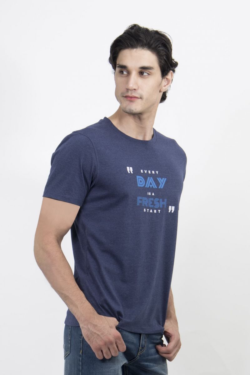 Áo thun nam cổ tròn Novelty Regular fit xanh đen họa tiết NATMMDMCSR200000N