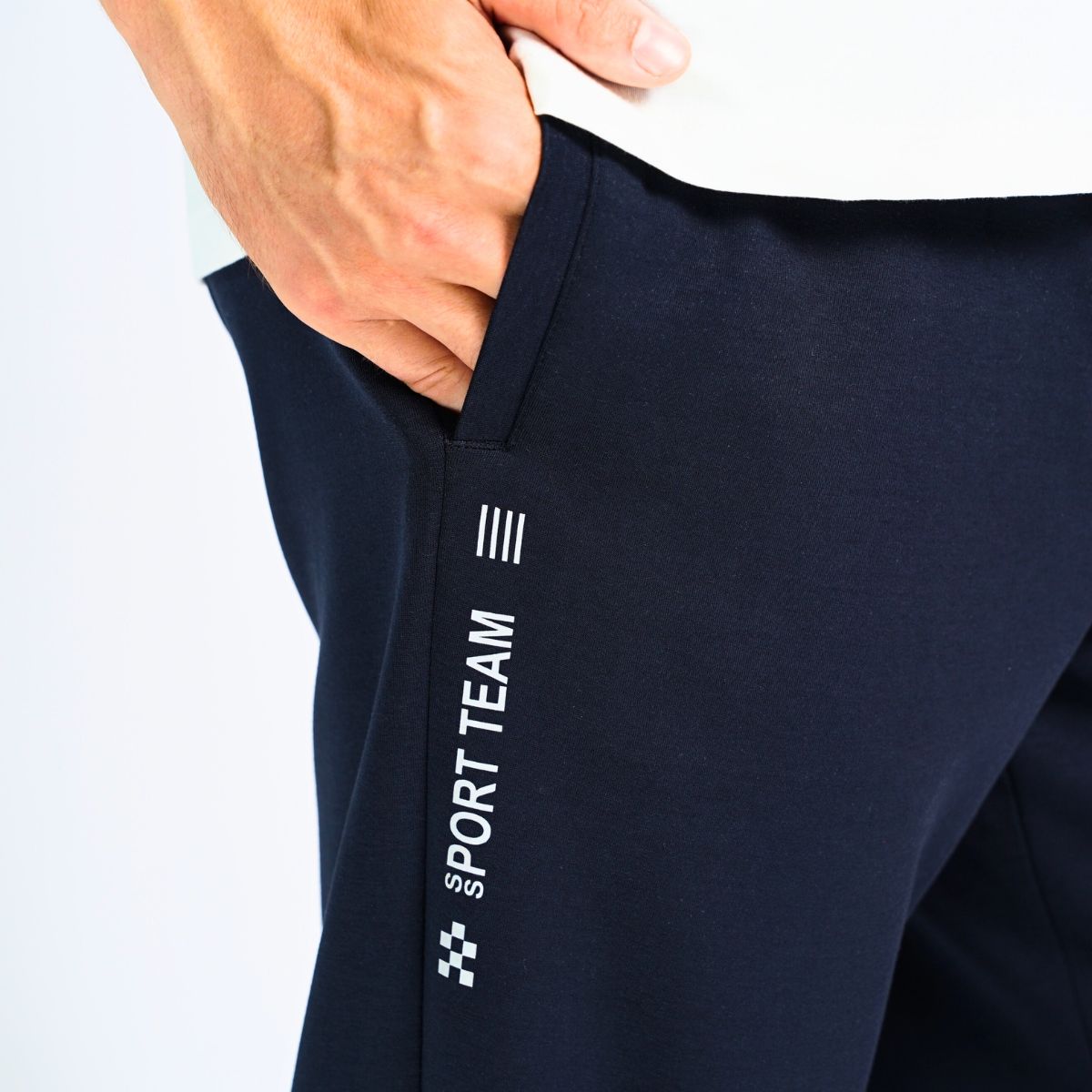 QUẦN JOGGER NỈ NAM NOVELTY REGULAR FIT MÀU XANH ĐẬM NQGMMDMT3R250564Q