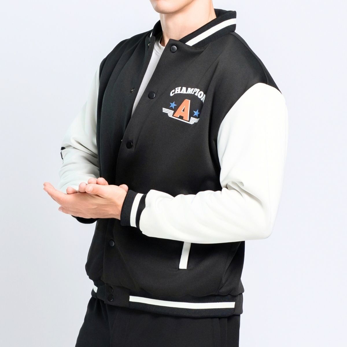 ÁO KHOÁC BÓNG CHÀY NAM 2 LỚP NOVELTY DÁNG BOMBER MÀU ĐEN PHỐI TRẮNG NJKMMDMPLB2505112