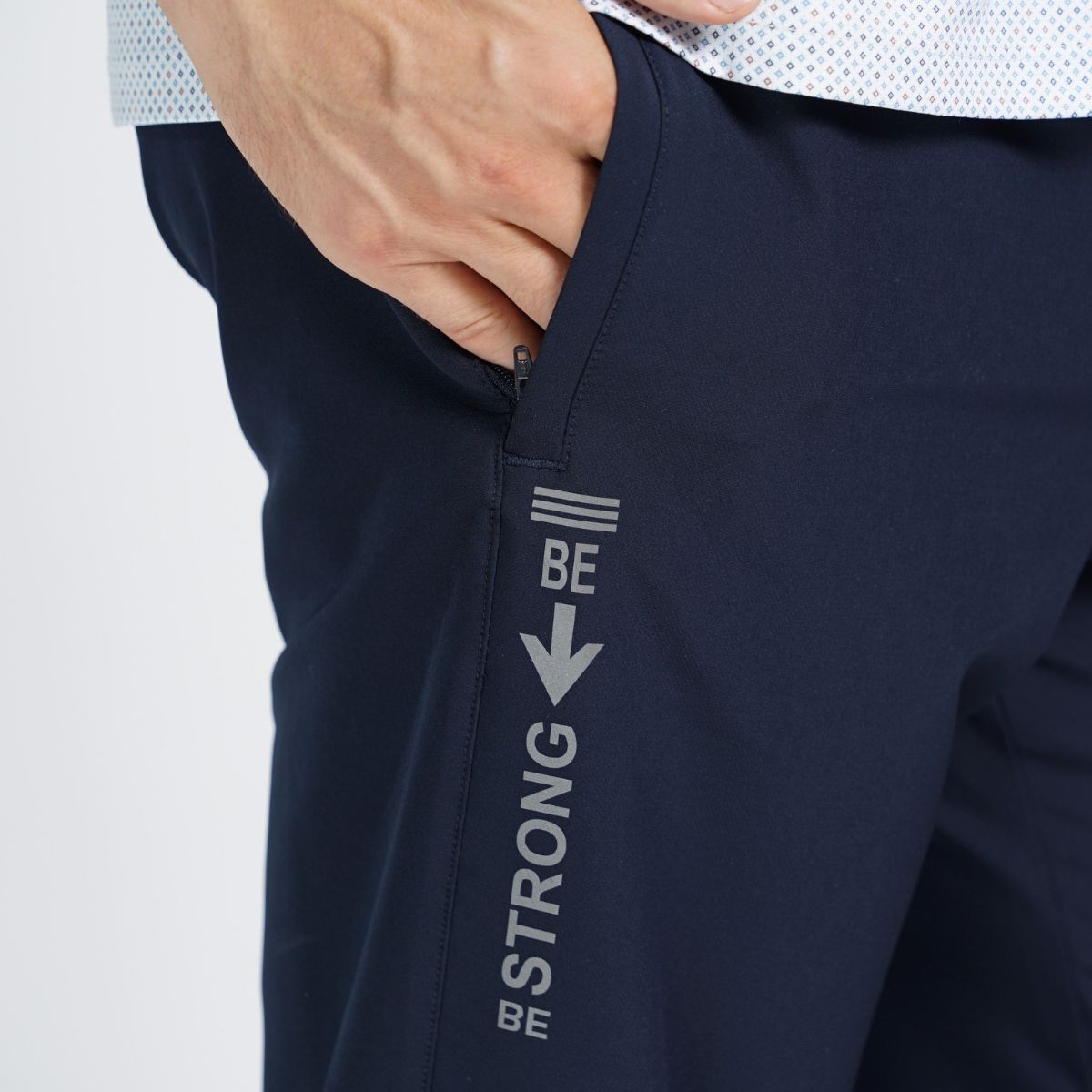 QUẦN THỂ THAO NAM NOVELTY REGULAR FIT MÀU XANH ĐEN NQTMMDMPSR250583D