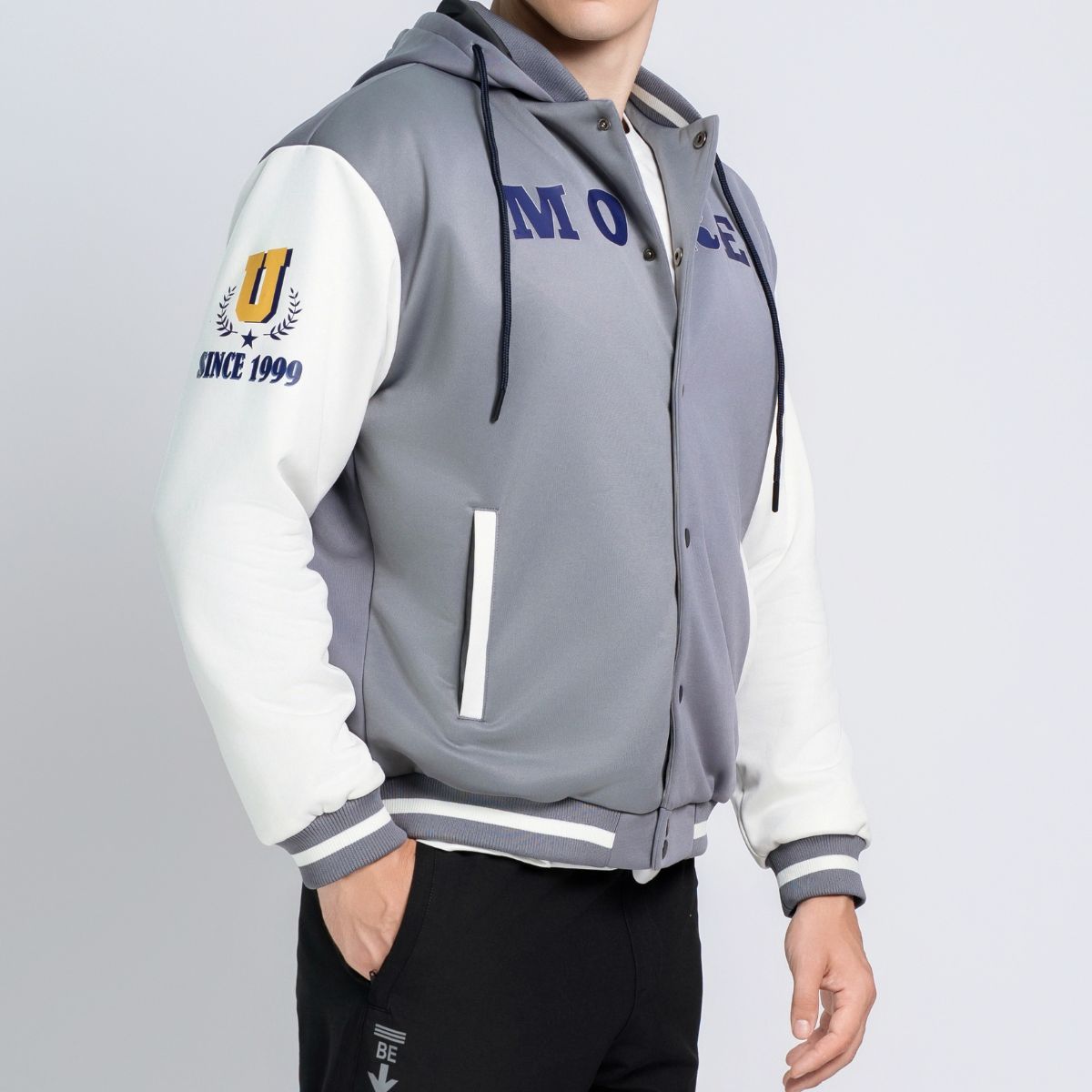 ÁO KHOÁC BÓNG CHÀY NAM 2 LỚP NOVELTY DÁNG BOMBER CÓ NÓN MÀU XÁM PHỐI TRẮNG NJKMMTMPLB2505422