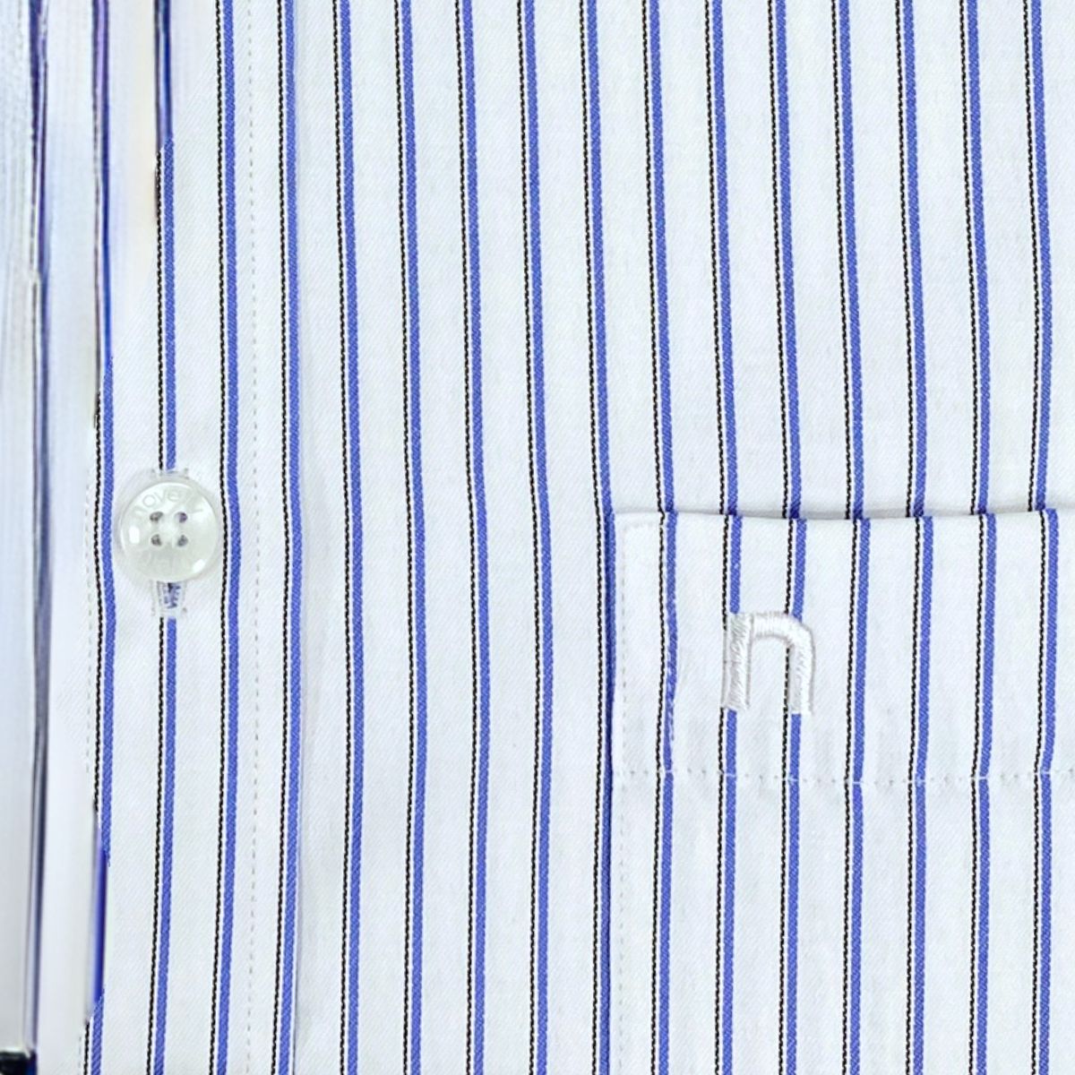 ÁO SƠ MI NAM NGẮN TAY NOVELTY CLASSIC T/C RECYCLED SỌC TRẮNG XANH NSMMSBMRCC250654N